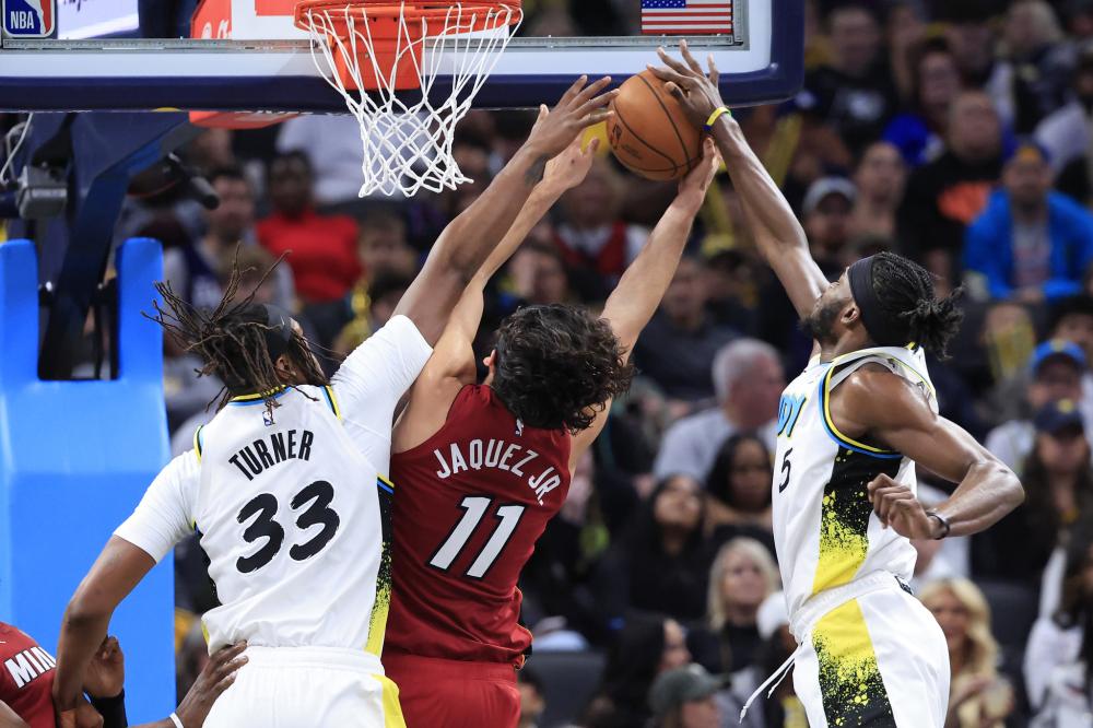 在防守端 在防守端