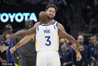 对手在篮下 对手在篮下