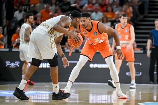 扫到看台上 扫到看台上