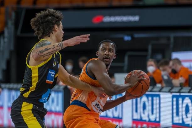 既要确保判 既要确保判