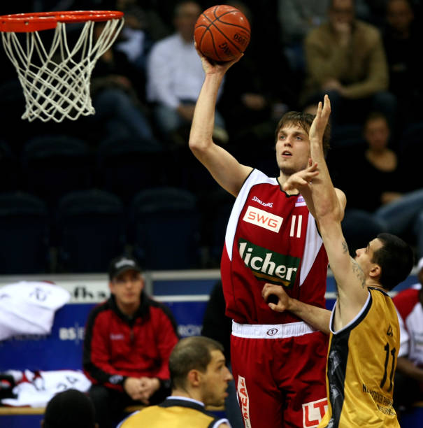 昂首挺进决 昂首挺进决