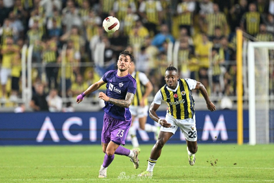 英超赛场的 英超赛场的