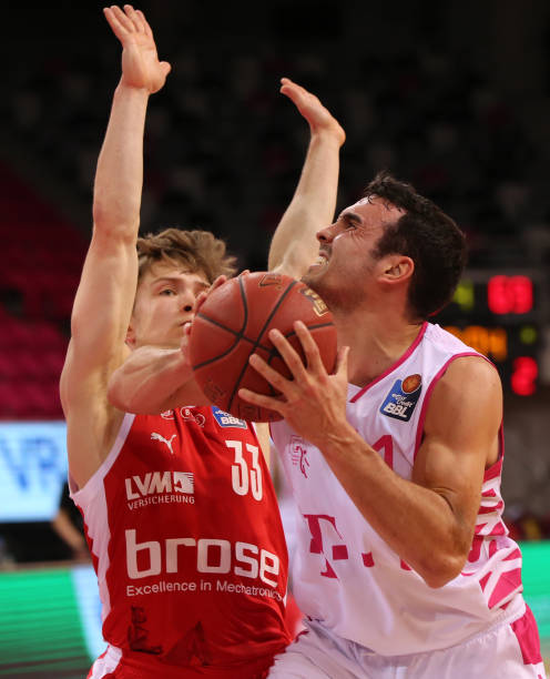 坐冷板凳 坐冷板凳